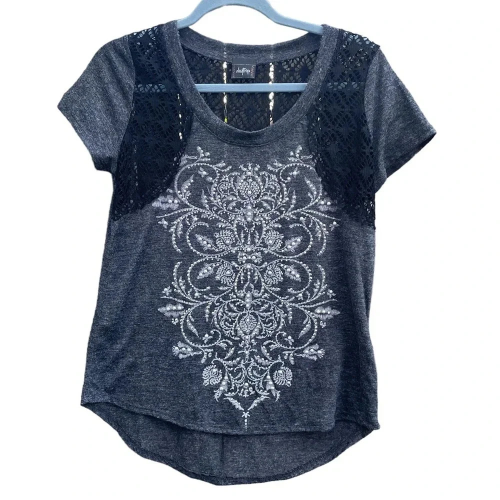 DAYTRIP GRAPHIC TEE